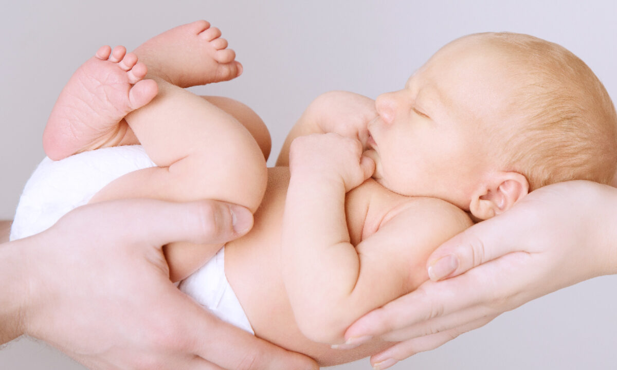 https://www.motherhoodcenter.com/wp-content/uploads/2013/01/newborn-care-ss-02-1200x720.jpg