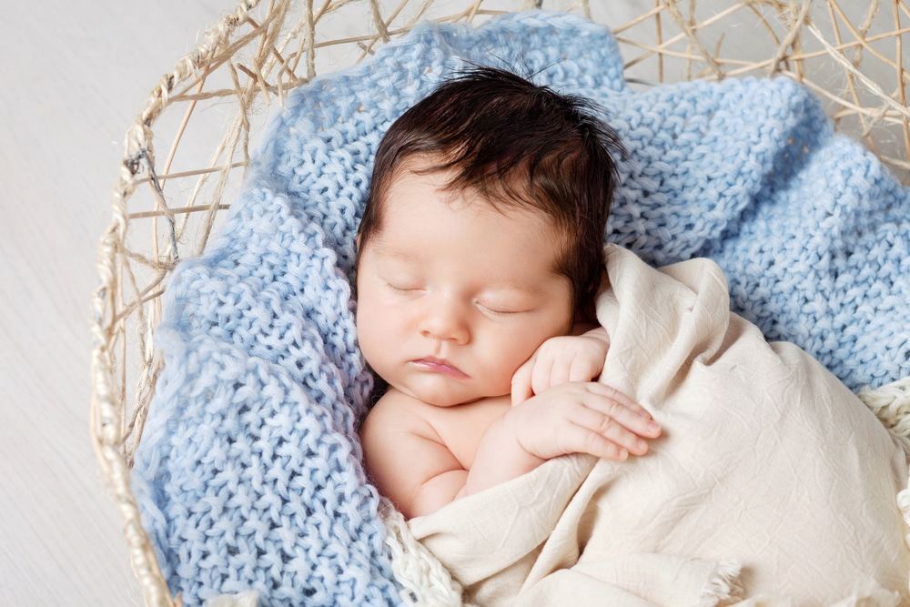 8 Different Ways to Use Swaddling Blankets