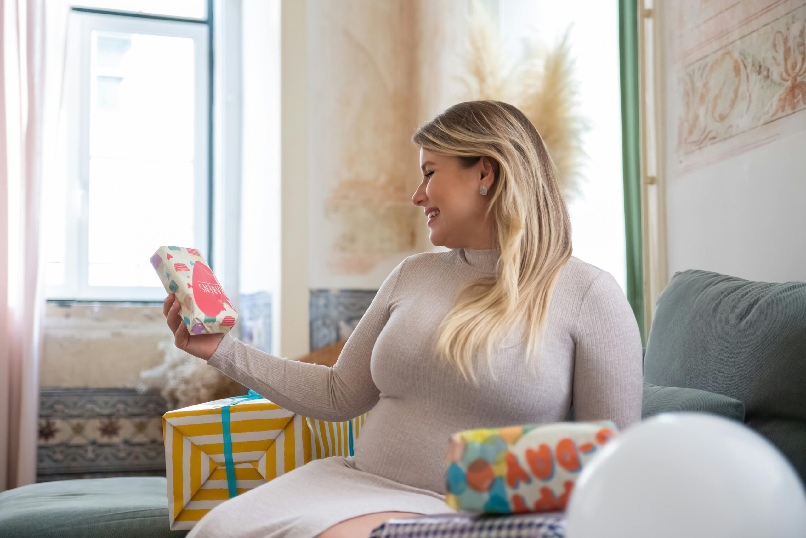 10 Thoughtful Gift Ideas for Pregnant Moms
